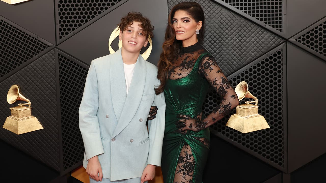 Ana Bárbara llegó acompañada de su hijo Jerónimo.