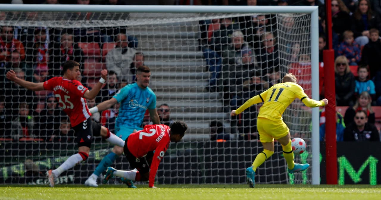 Chelsea aplastó 0-6 al Southampton.