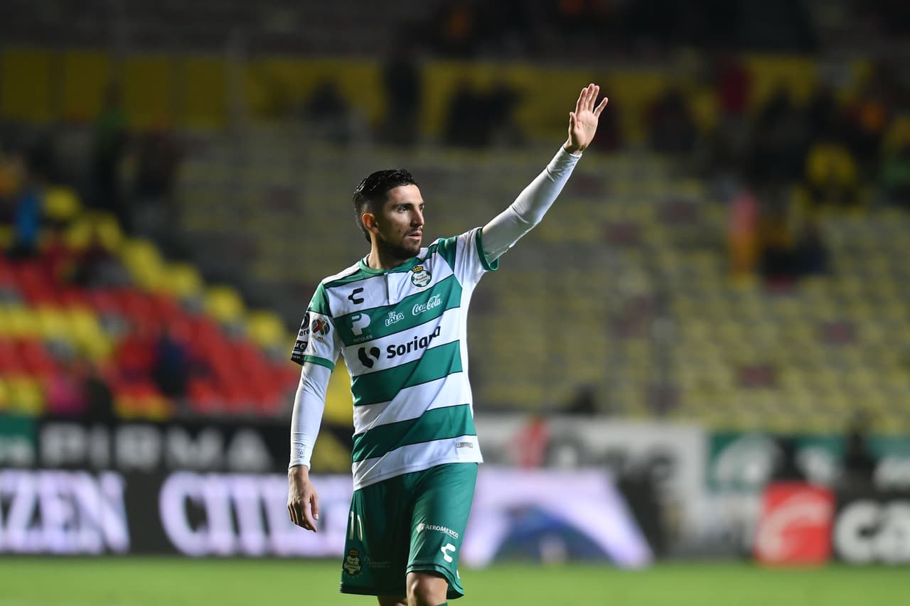 Diego Valdés. El mediocampista ha demostrado su calidad en el campo de juego.