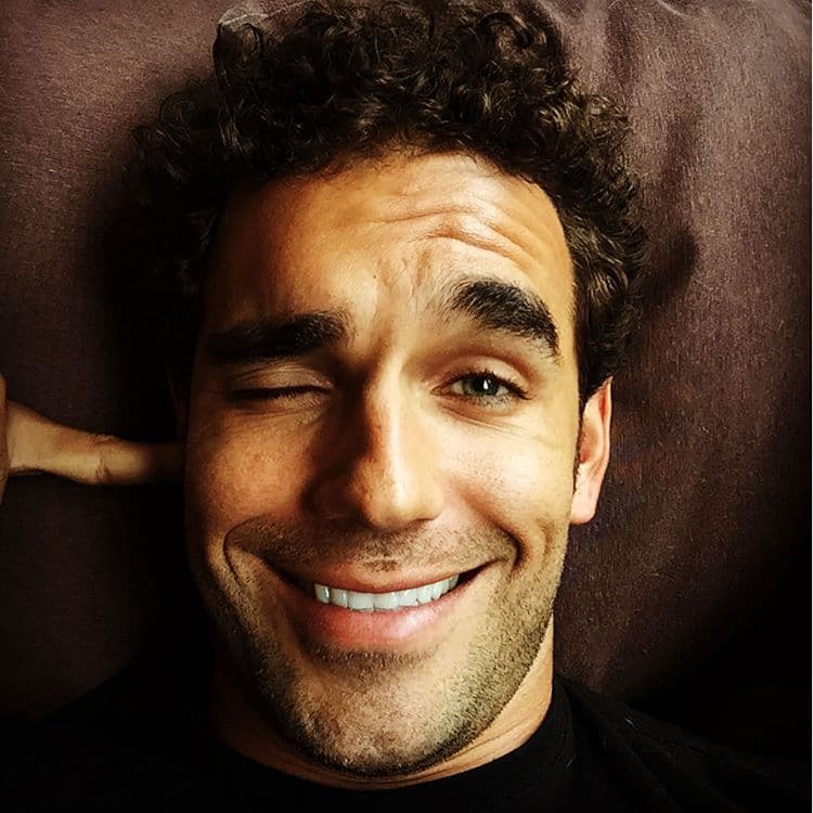 La primera vez que apareció en la pantalla chica fue en el reality show ‘Me quiero enamorar’ (2009), en donde el guapo modelo buscaba un amor.