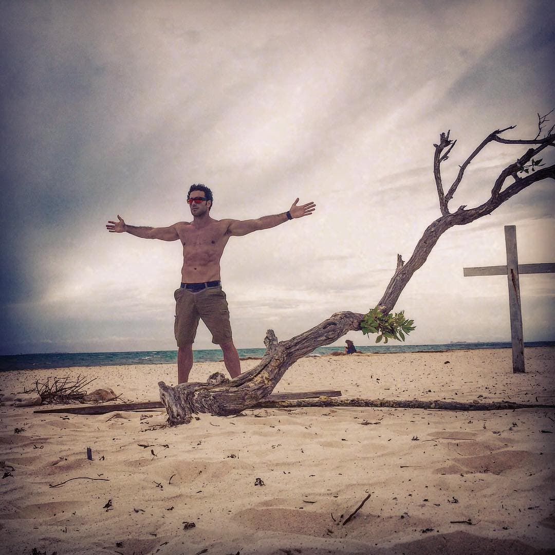 Con cada imagen deleita las pupilas de las damas.