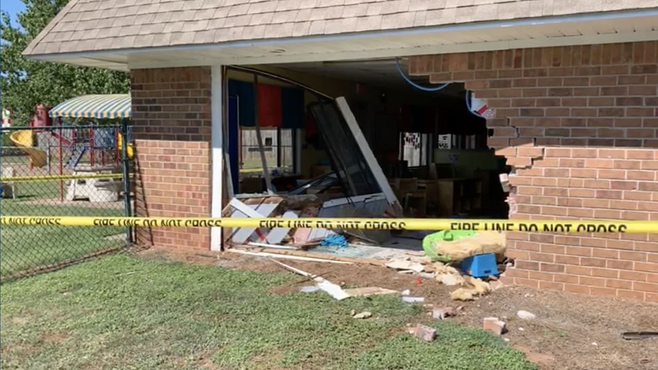 Auto se estrella contra guardería del área metropolitana de Atlanta