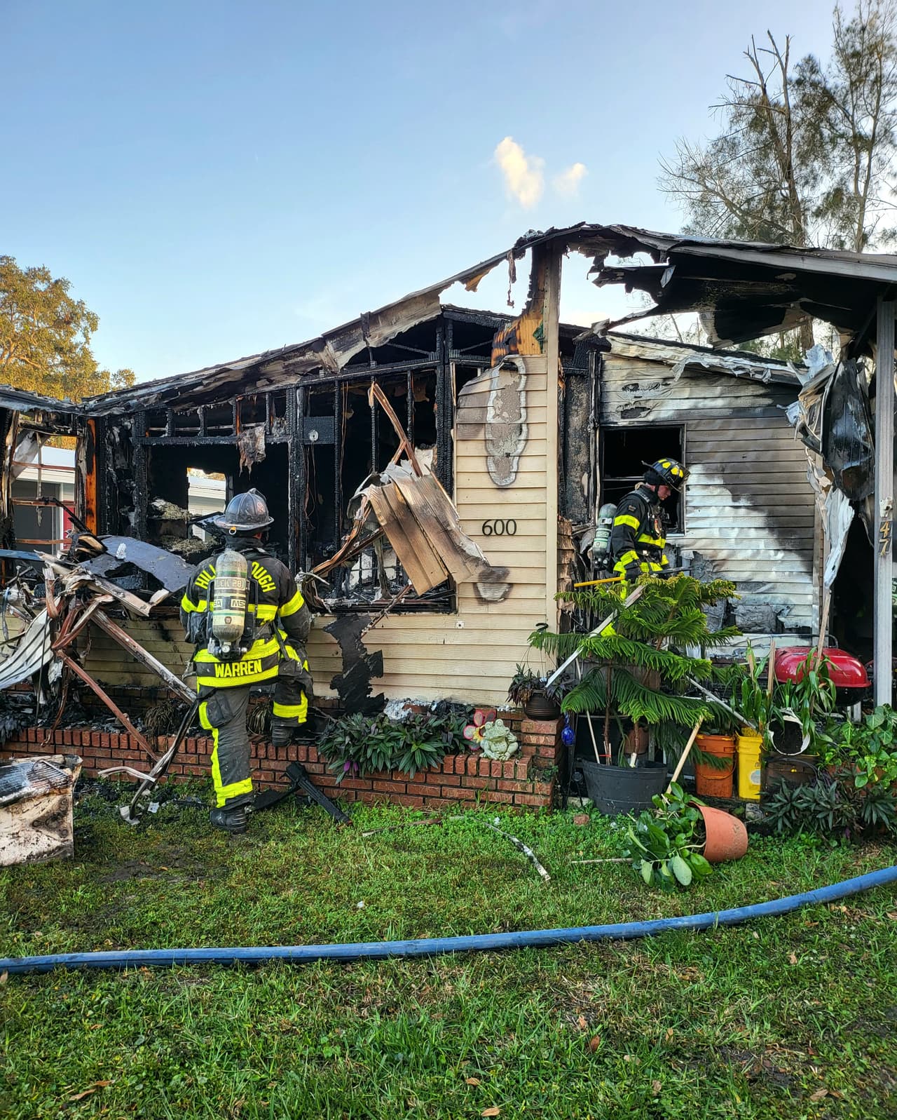 Una llamada al 911 reportó fuego y humo en la vivienda localizada en el 600 de Sundrop Circle, en Ruskin, al sur de la Bahía de Tampa.