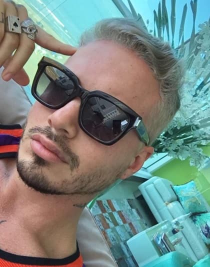 Se nota que este cambio de look lo tuvo vuelto loco.