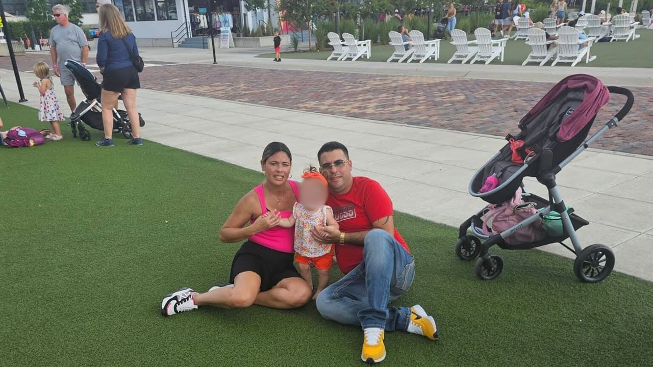 <b>Separación familiar traumática</b>: Su deportación la separó de su hija de un año, quien sufre de convulsiones y aún depende del amamantamiento materno.