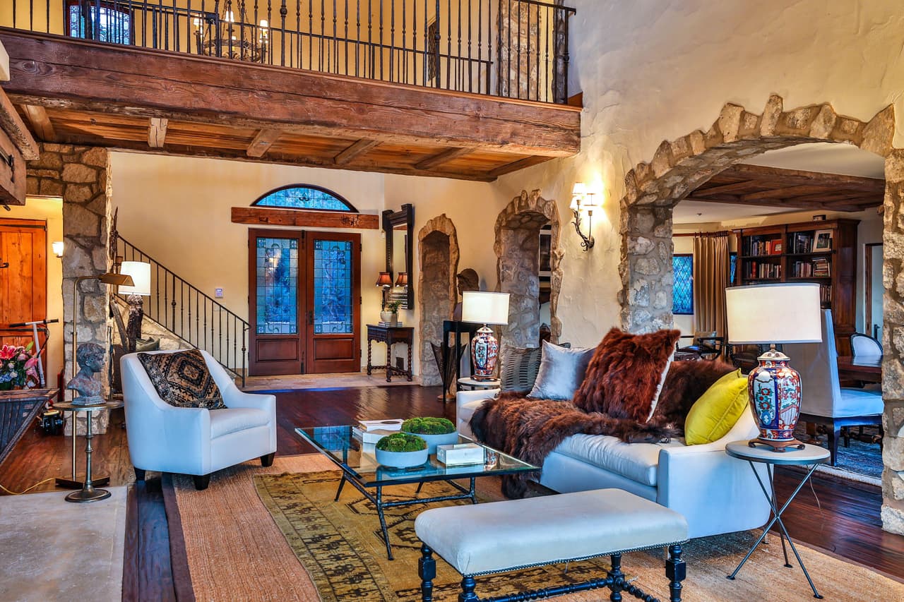 Y esta mesa habrá que moverla mientras Archie domina el arte de caminar.