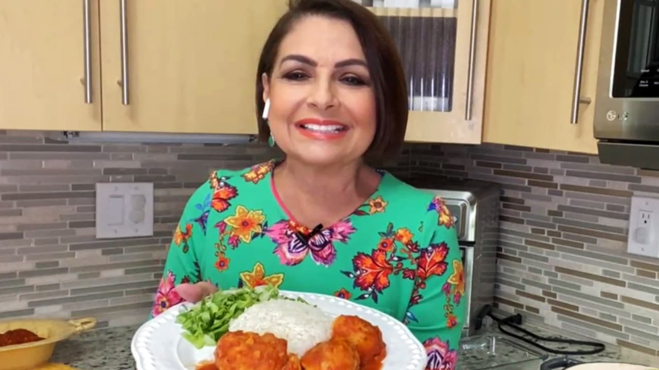 Donde comen 2 comen 3: receta de 'Tortitas de coliflor a la mexicana'