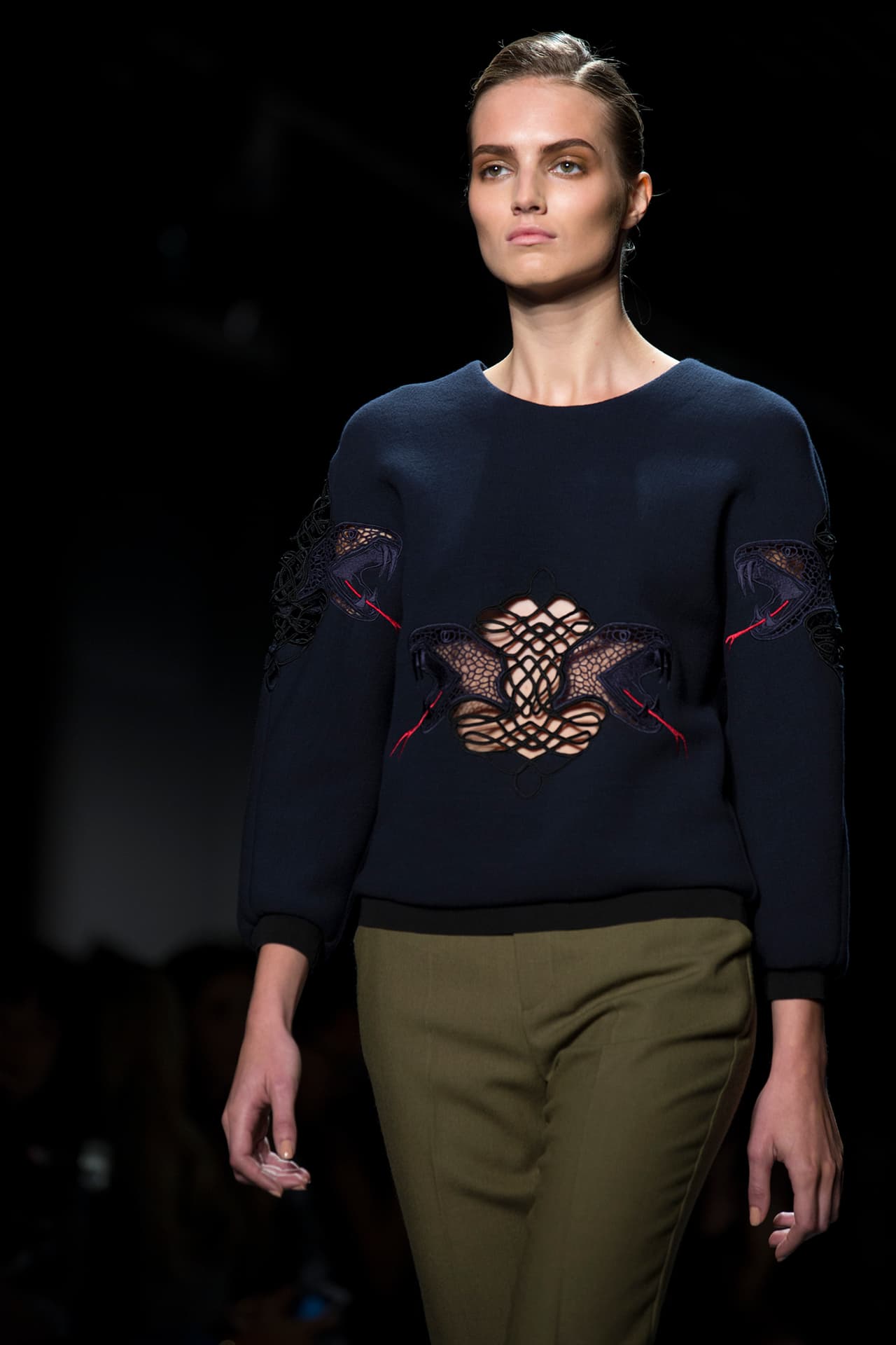 La colección de Taoray Wang se presentó en la semana de la moda de Nueva York con gran éxito. La firma fusiona la cultura asiática con la moda de Europa y América, es elegante con un atractivo global. Diseñador Taoray Wang. NYFW, Spring/Summer 2016 - 14/09/2015.