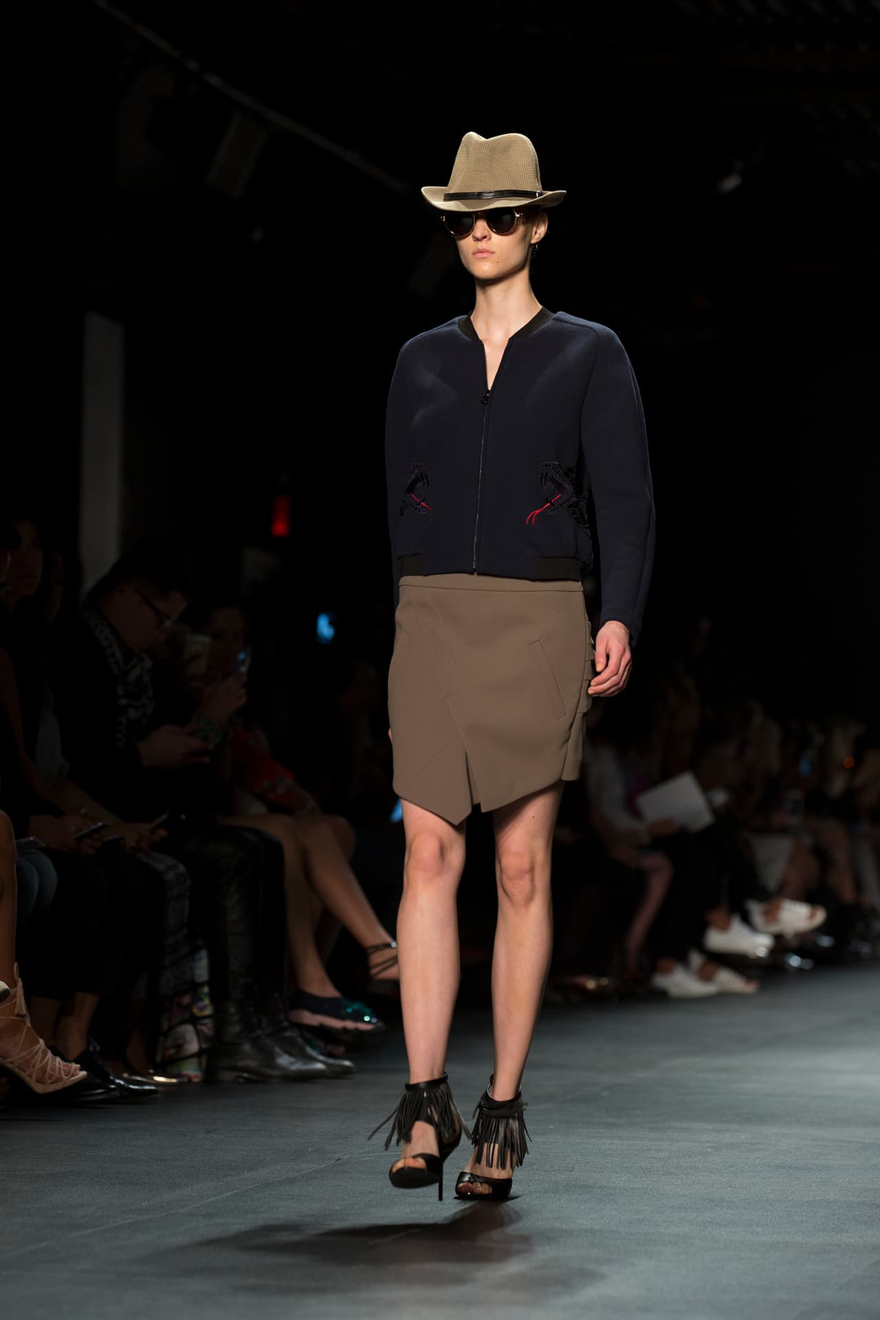 La colección de Taoray Wang se presentó en la semana de la moda de Nueva York con gran éxito. La firma fusiona la cultura asiática con la moda de Europa y América, es elegante con un atractivo global. Diseñador Taoray Wang. NYFW, Spring/Summer 2016 - 14/09/2015.