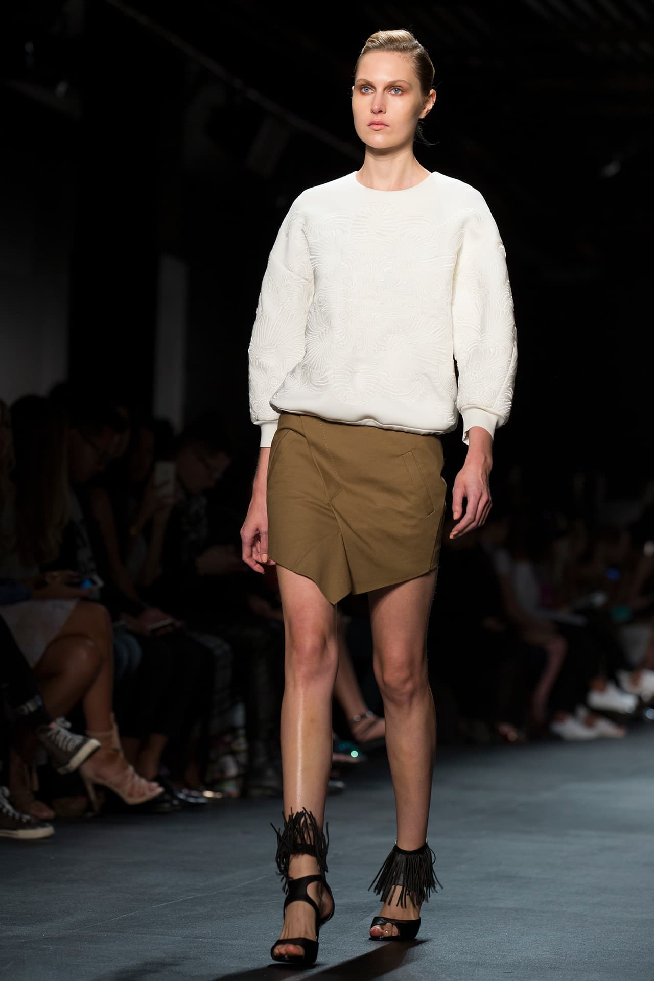 La colección de Taoray Wang se presentó en la semana de la moda de Nueva York con gran éxito. La firma fusiona la cultura asiática con la moda de Europa y América, es elegante con un atractivo global. Diseñador Taoray Wang. NYFW, Spring/Summer 2016 - 14/09/2015.