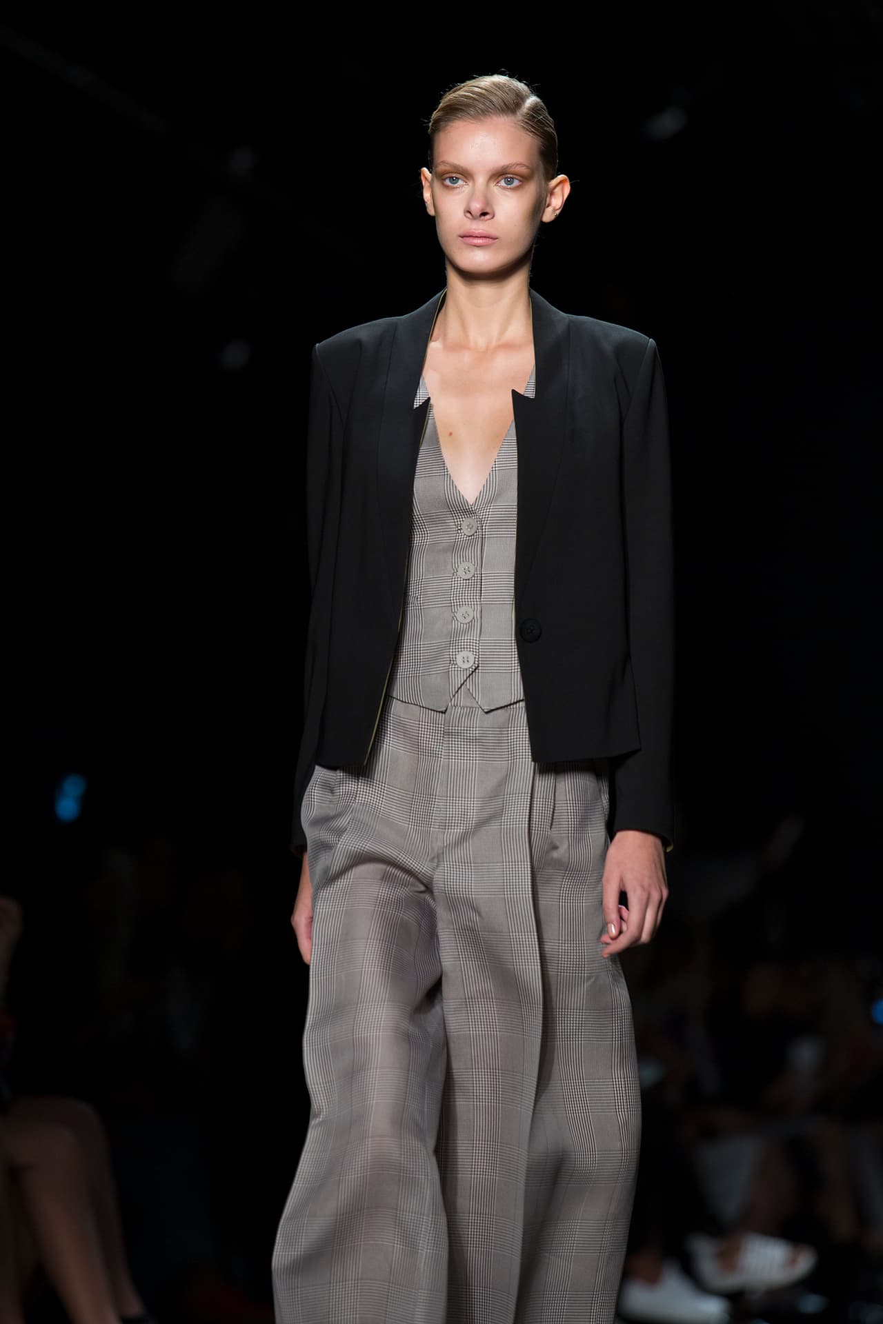 La colección de Taoray Wang se presentó en la semana de la moda de Nueva York con gran éxito. La firma fusiona la cultura asiática con la moda de Europa y América, es elegante con un atractivo global. Diseñador Taoray Wang. NYFW, Spring/Summer 2016 - 14/09/2015.