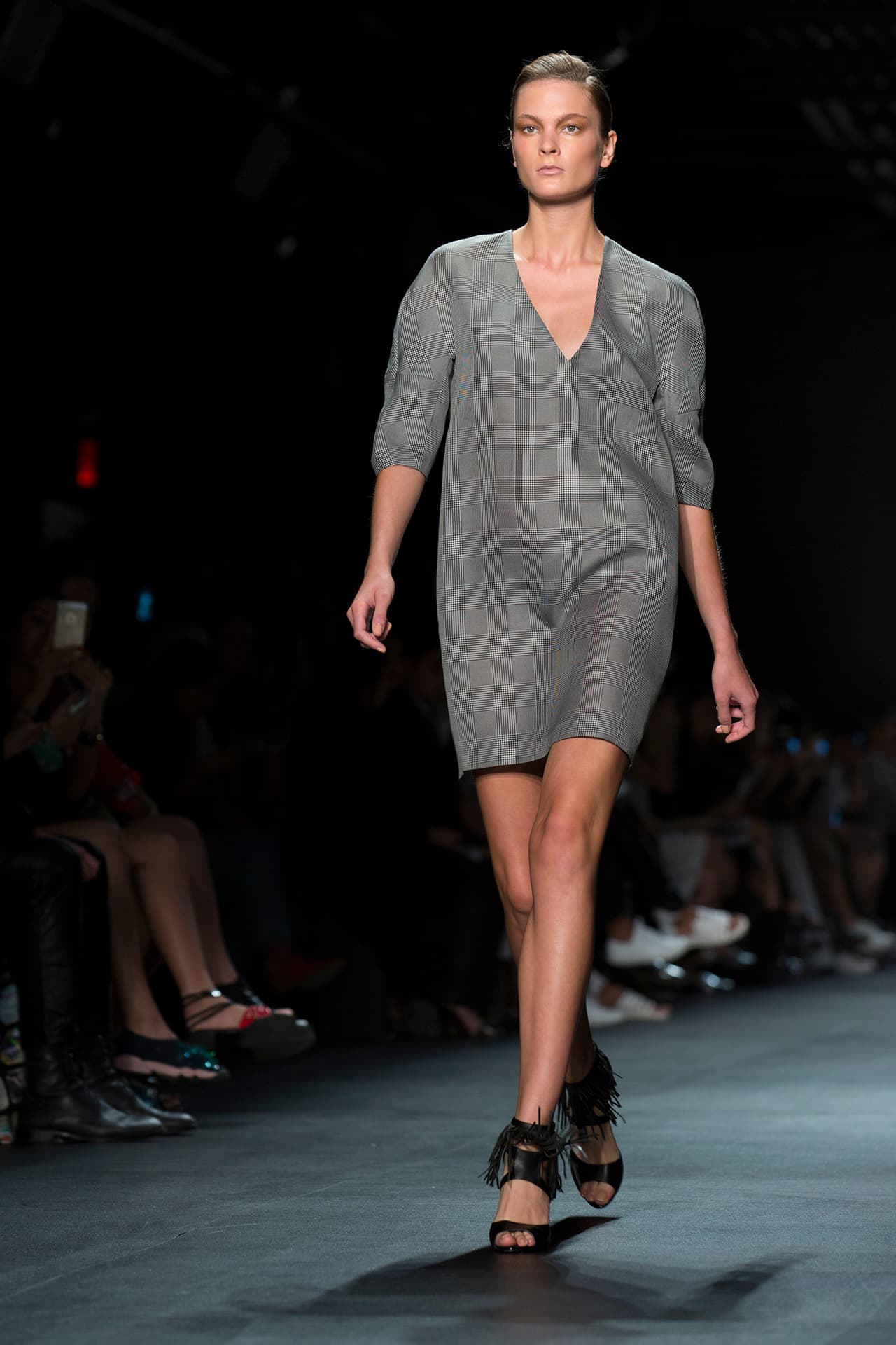 La colección de Taoray Wang se presentó en la semana de la moda de Nueva York con gran éxito. La firma fusiona la cultura asiática con la moda de Europa y América, es elegante con un atractivo global. Diseñador Taoray Wang. NYFW, Spring/Summer 2016 - 14/09/2015.