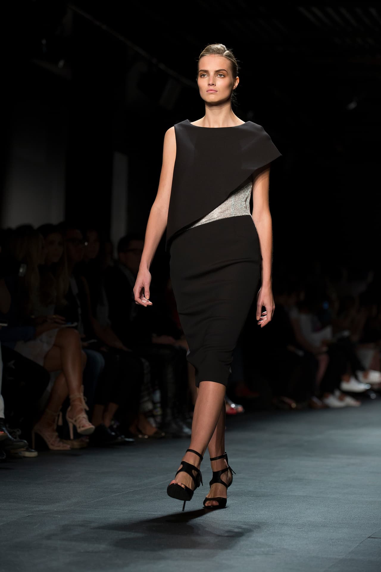 La colección de Taoray Wang se presentó en la semana de la moda de Nueva York con gran éxito. La firma fusiona la cultura asiática con la moda de Europa y América, es elegante con un atractivo global. Diseñador Taoray Wang. NYFW, Spring/Summer 2016 - 14/09/2015.