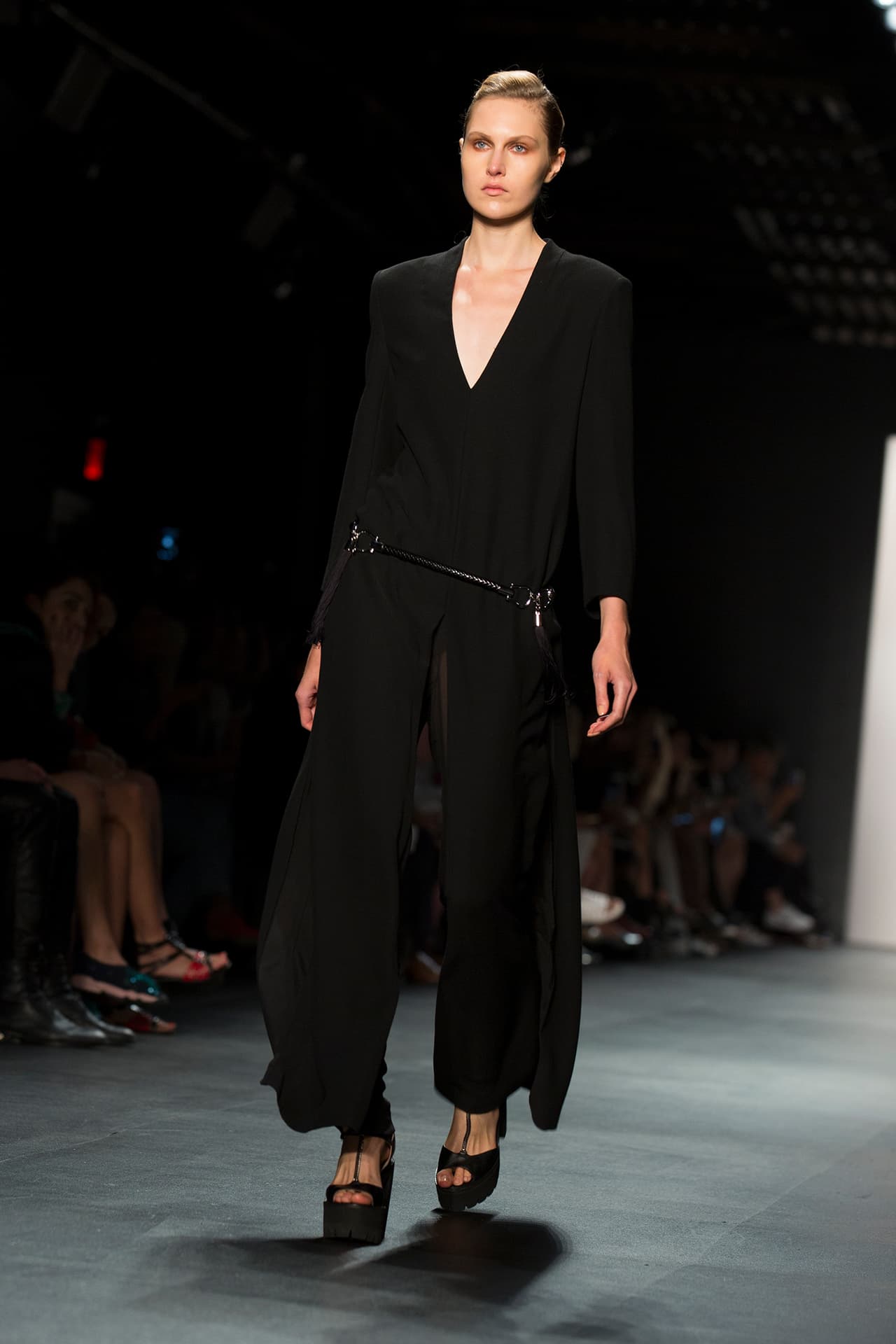La colección de Taoray Wang se presentó en la semana de la moda de Nueva York con gran éxito. La firma fusiona la cultura asiática con la moda de Europa y América, es elegante con un atractivo global. Diseñador Taoray Wang. NYFW, Spring/Summer 2016 - 14/09/2015.