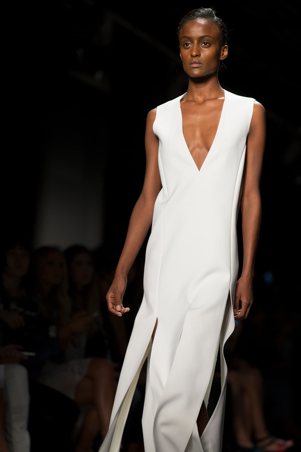 La colección de Taoray Wang se presentó en la semana de la moda de Nueva York con gran éxito. La firma fusiona la cultura asiática con la moda de Europa y América, es elegante con un atractivo global. Diseñador Taoray Wang. NYFW, Spring/Summer 2016 - 14/09/2015.