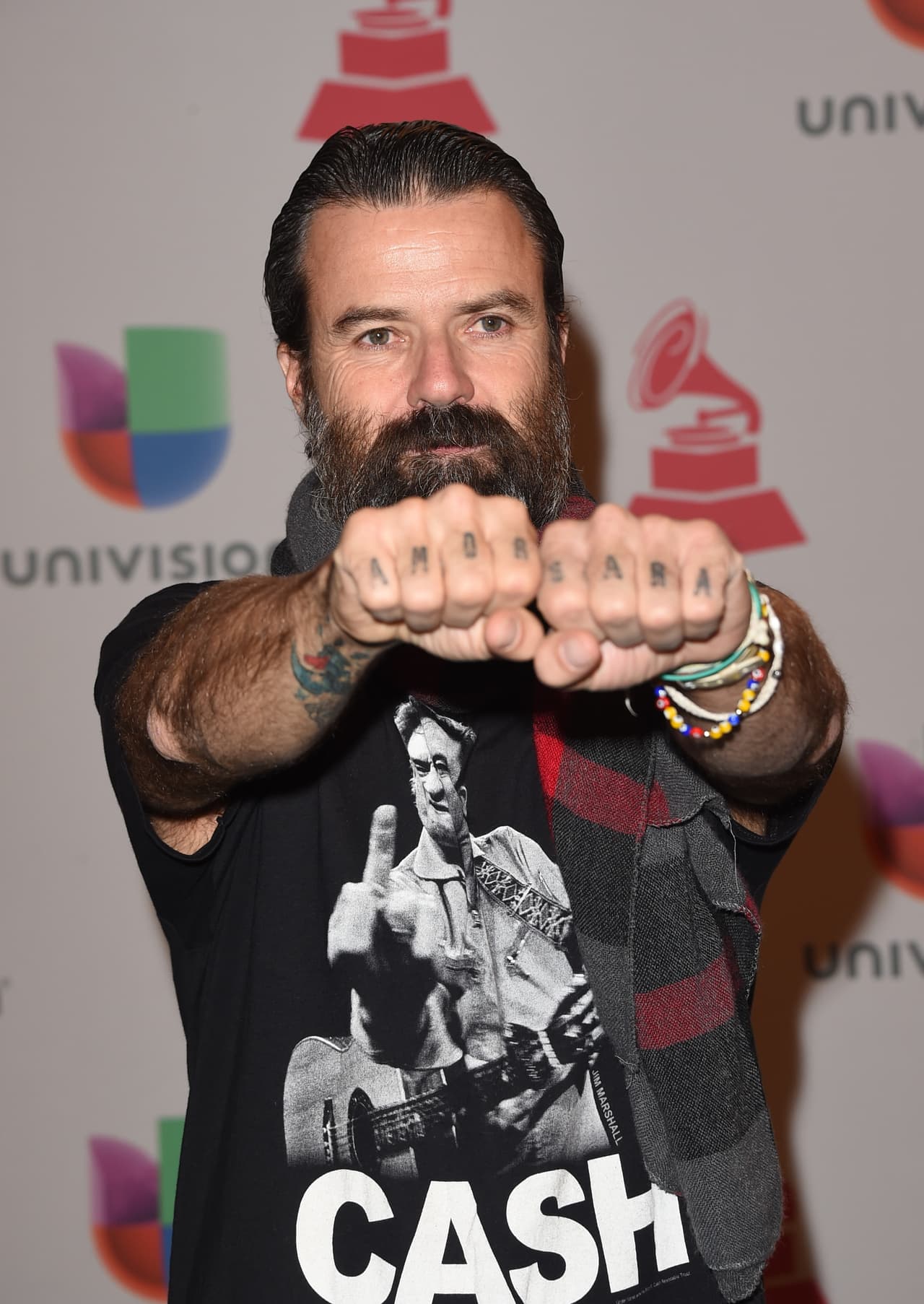 El español también invitó a sus fans a ser “felices porque la vida es urgente, es una y ahora. Hay que vivirla a tope y con intensidad”.
<br>