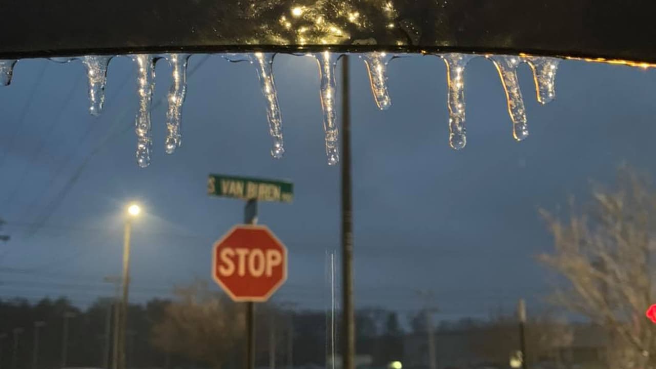 Se espera un descenso en las temperaturas. Durante el paso del sistema frontal, espere vientos de 15 a 20 mph con ráfagas de hasta 30 mph.
