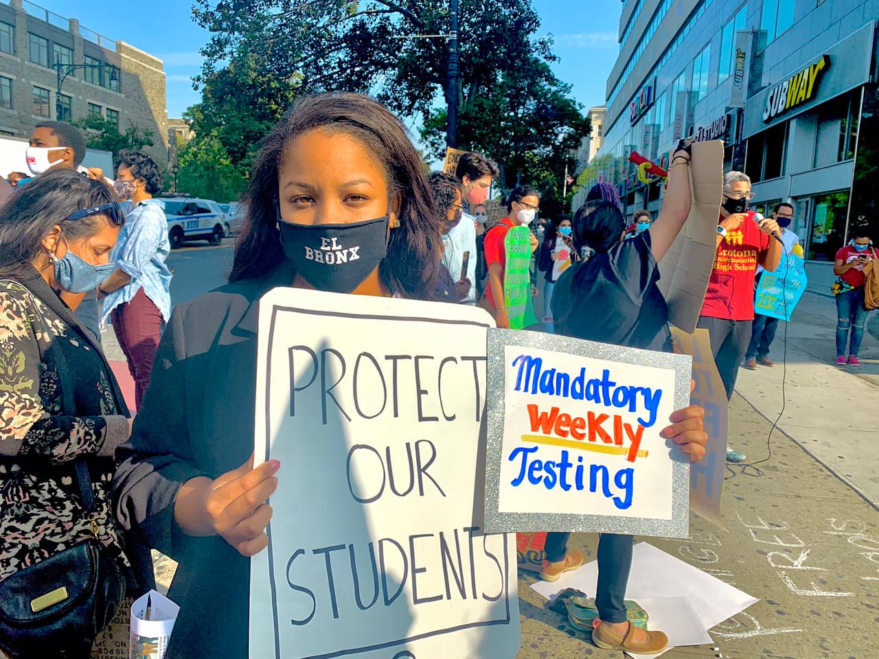 Amanda Septimo, de origen dominicano, se llevó la victoria por el escaño del Distrito 84 de la Asamblea de Nueva York. Con 
<a href="https://www.univision.com/local/nueva-york-wxtv/elecciones-estados-unidos-2020/amanda-septimo-organizadora-laboral-del-bronx-es-elegida-para-la-asamblea-de-nueva-york" target="_blank">un 83.4% del voto y 92%</a> de los votos contado, la agencia AP declaró a Septimo la ganadora.
<br>
<br>La campaña de Septimo contó con el apoyo del Partido de Familias Trabajadoras ––que actualmente batalla por mantener su registro como partido–– así como los sindicatos 1199SEIU, Teamsters y Run For Something.
<br>