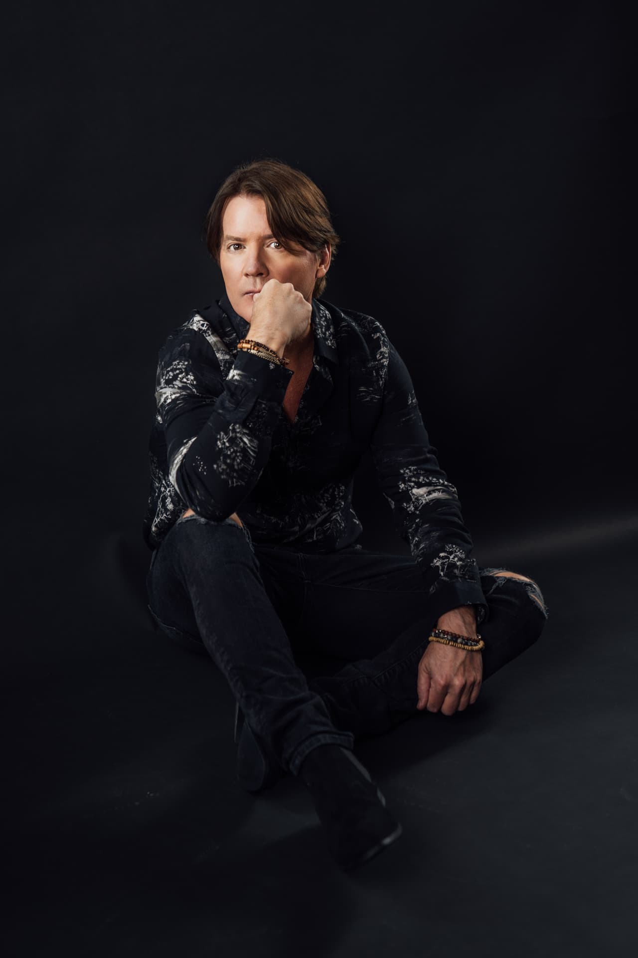 <b>Arthur Hanlon</b>, pianista, arreglista, y ahora presentador de una categoría de PLN 2024.