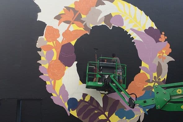 Habrá una rifa con la oportunidad de ganar arte. Otros artistas pueden donar piezas y si lo hacen, serán vendidas en privado. Sólo se necesita una o dos piezas de algunos de estos artistas para generar cientos de miles.