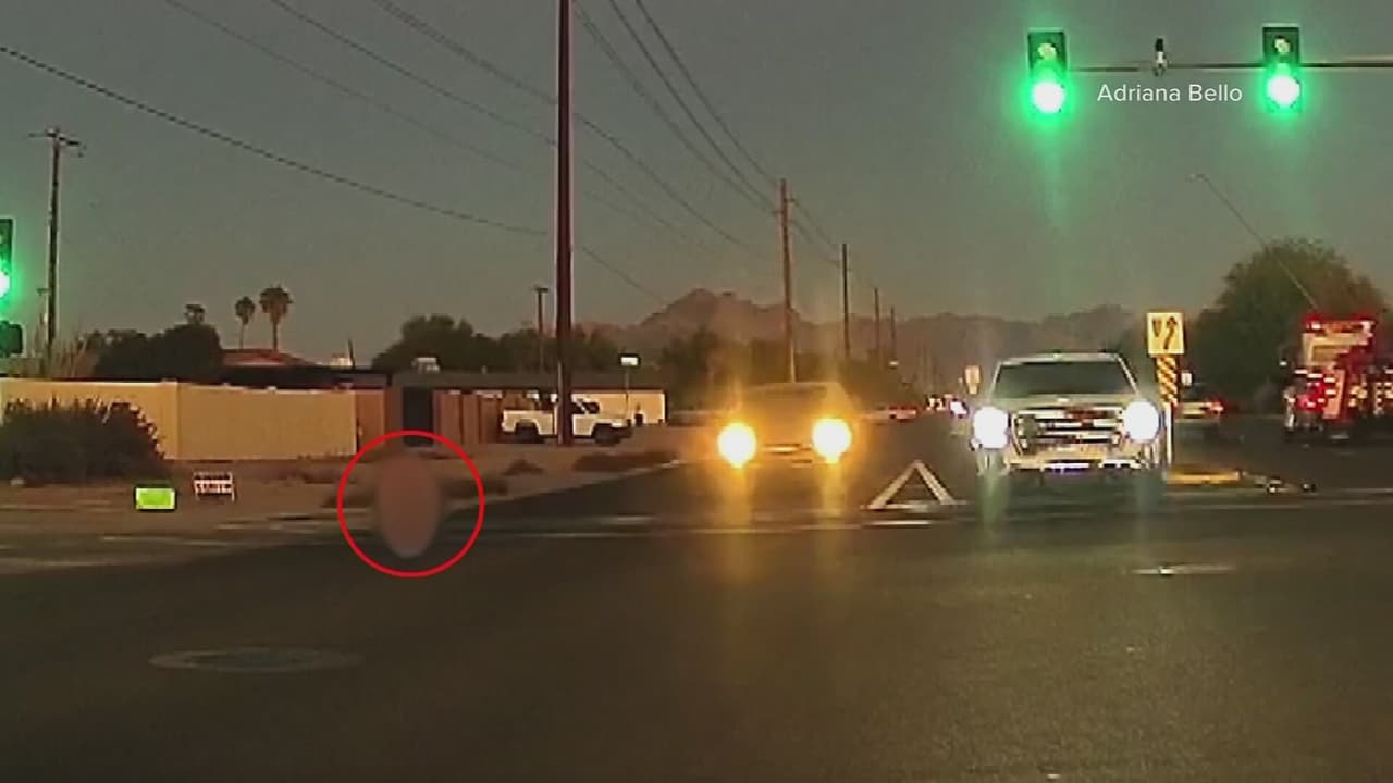 Habla padre del niño que por poco es arrollado cuando caminaba solo en una carretera: "Me aterrorizó el video"