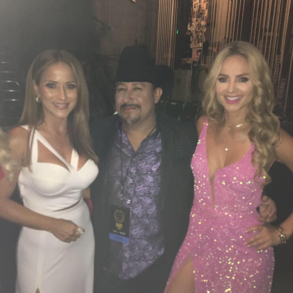 Al lado de Jackie Guerrido y Ximena Cordoba