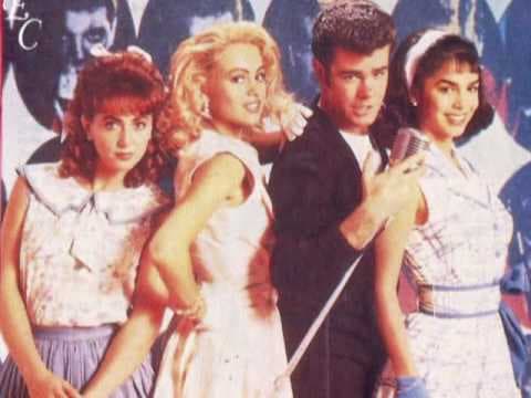 Aquí compartió créditos con Paulina Rubio, Eduardo Capetillo y Bibi Gaytán.