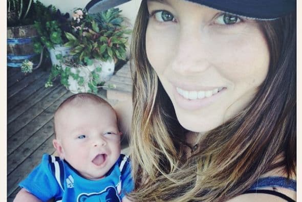 Esta fue la primera foto su hijo Silas Randall, ¿a poco no es adorable?