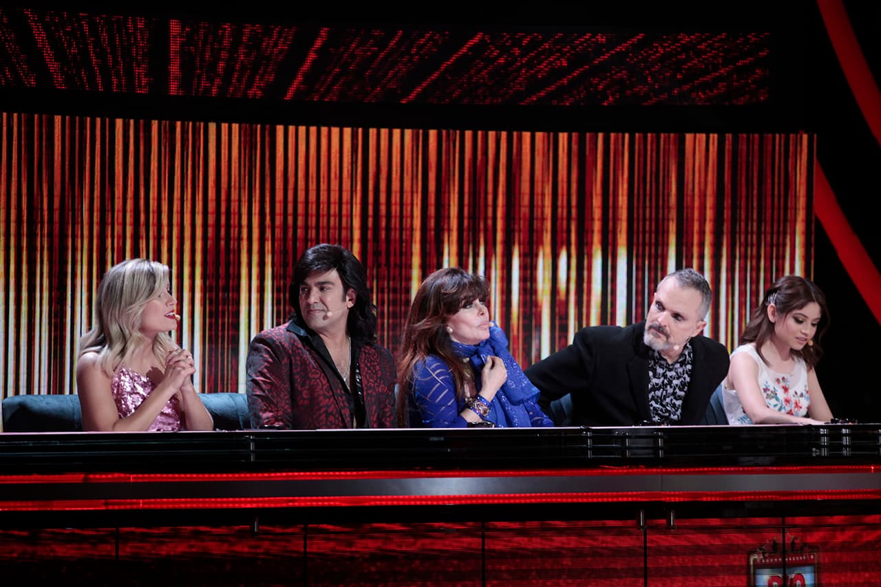 La actuación de Danna dejó feliz a Verónica.