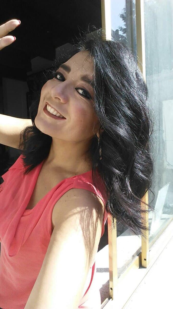 La periodista María Luisa Valdés Doria colaboró en esta emisión de 2003 a 2006, pero regresó al programa de 2008 a 2009, tiempo en el que la producción estuvo a cargo de Roberto Romagnoli. De acuerdo con información de 'El Universal', María Luisa decidió dejar la planta de reporteros de Televisa Espectáculos debido a intereses personales.