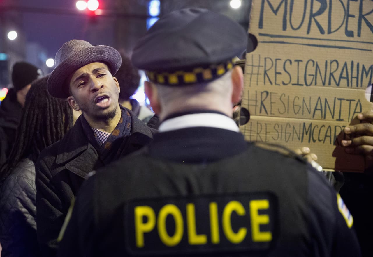 Imágenes del segundo día de protestas en Chicago por la muerte de Laquan McDonald. Se esperan más movilizaciones.