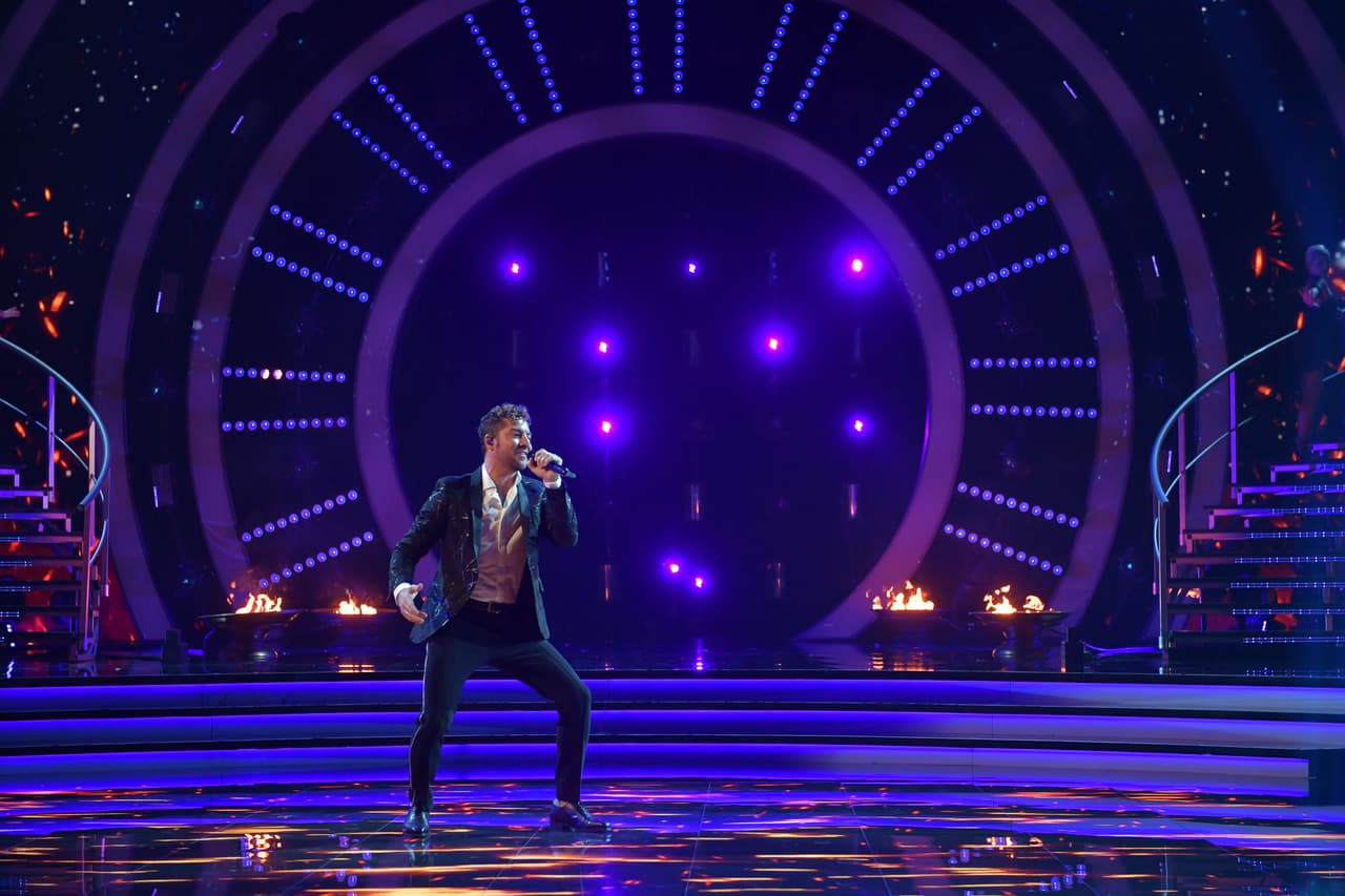 David Bisbal estuvo a cargo del segundo número especial de la noche en Mira Quién Baila All Stars.