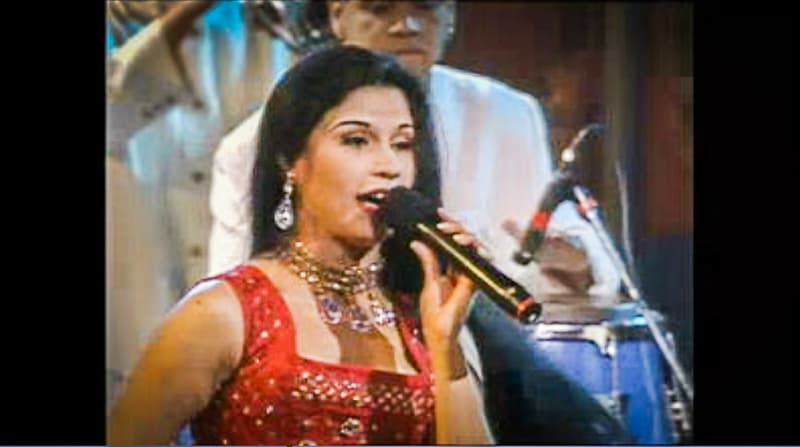 El escenario se llenó de ritmo y sabor cuando Olga Tañón cantó 'Es mentiroso'.