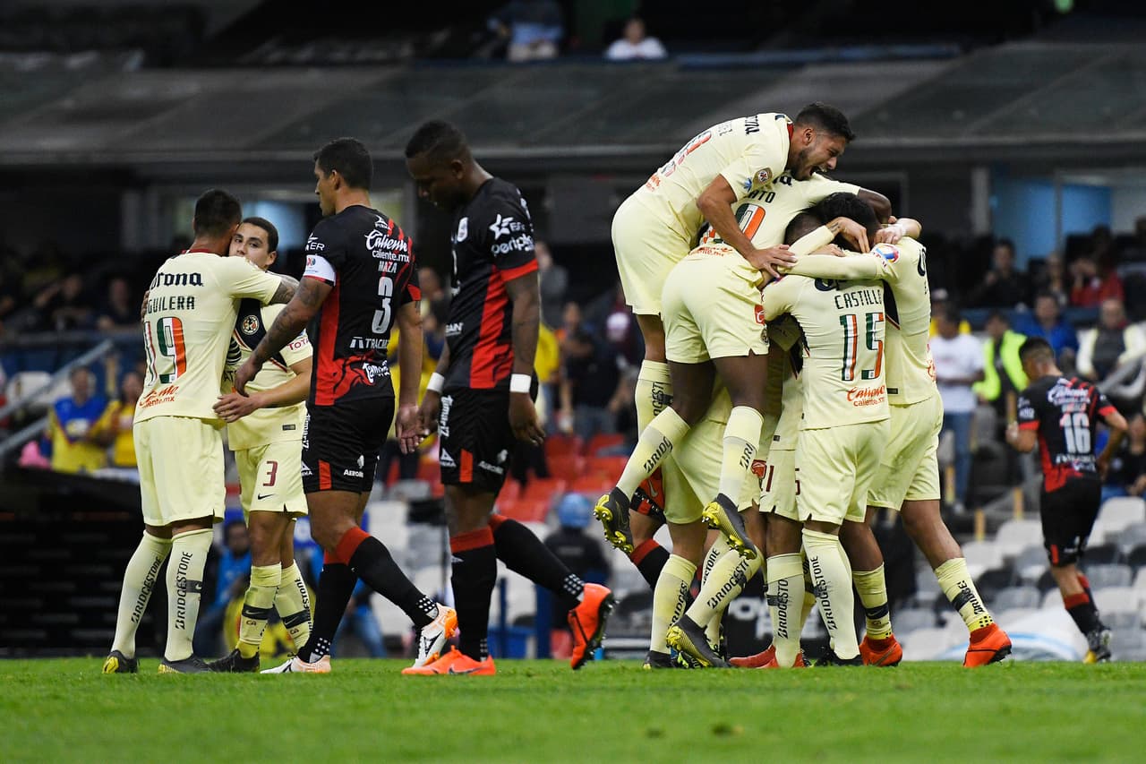 Al minuto 33 Henry Martin anotó el 1-0 del América sobre Lobos, así el América rompió con su racha de 215 minutos sin gol en la Liga MX.