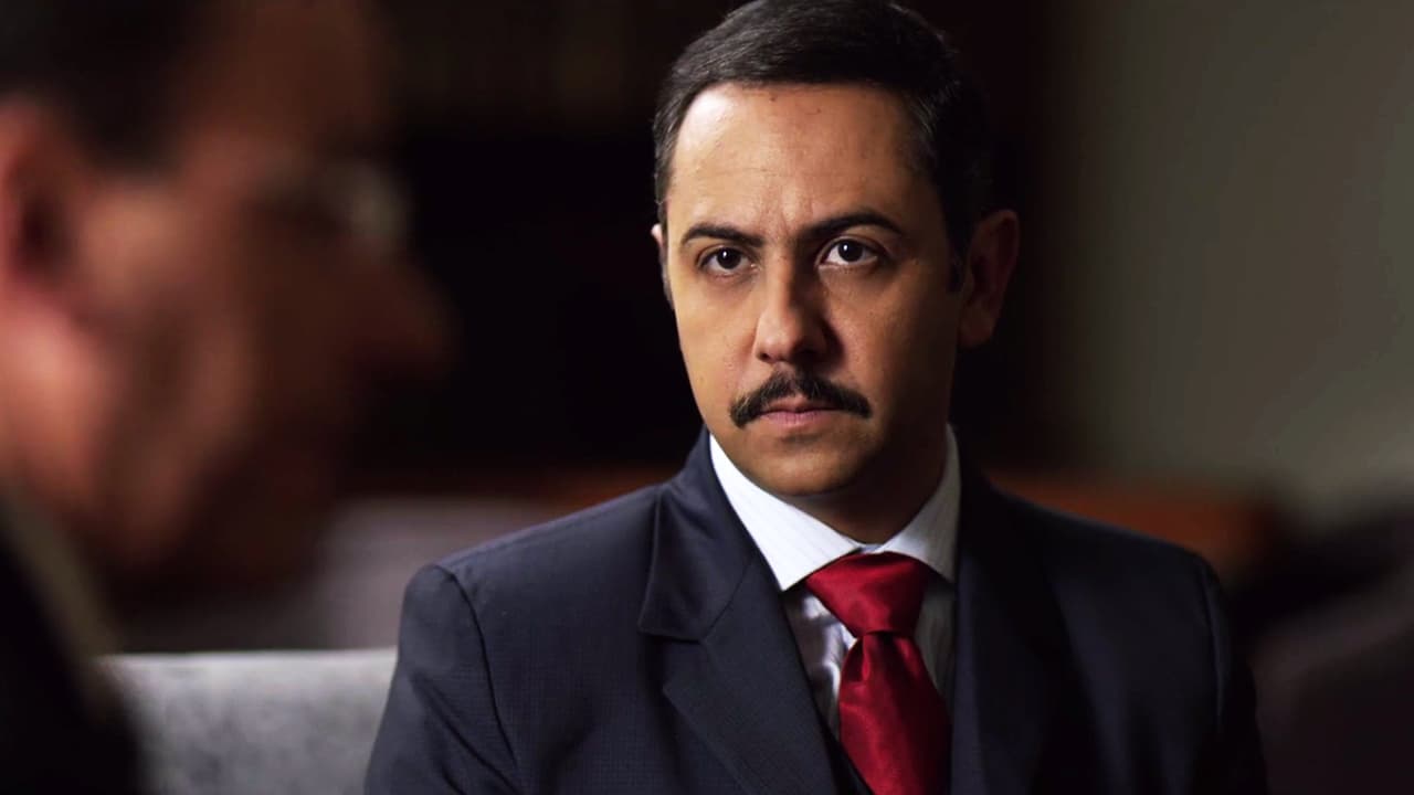 In an urgent meeting, ‘Don Sol’ asked president 
<b><a href="http://www.univision.com/series/el-chapo/homero-ferruzca-is-the-president-65-in-el-chapo">Felipe Alarcón</a></b> to involve the marines in the Drug War.