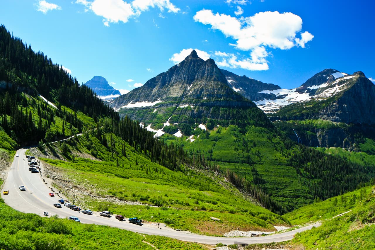 Glacier National Park (Montana): Glacier es un paraíso para el senderismo, un lugar ideal para los visitantes arriesgados que buscan parques naturales y soledad.
