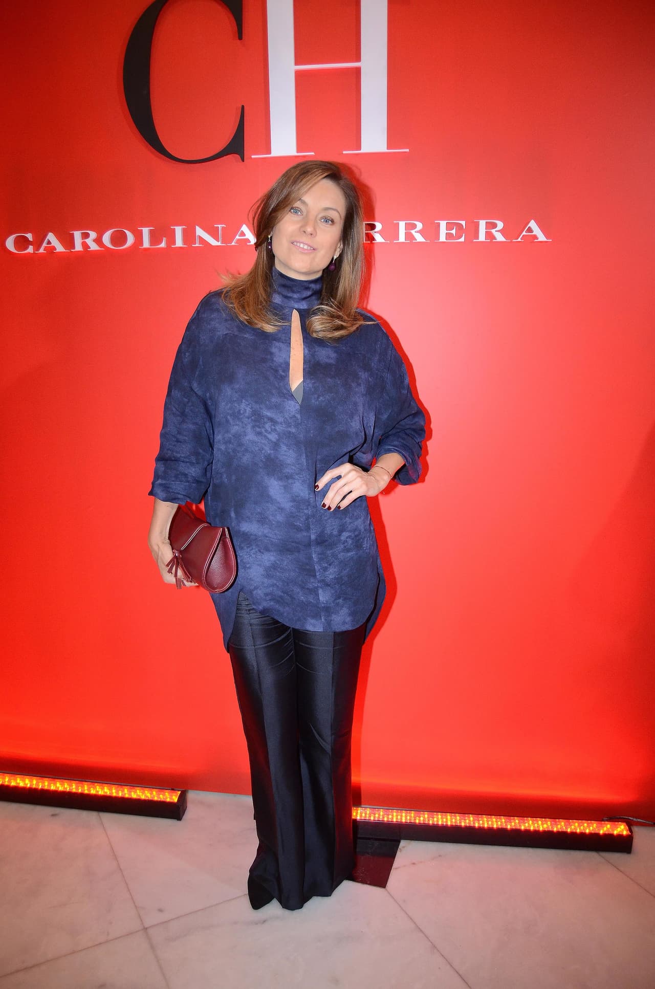 "Siempre me han encantado los libros de cocina. 
<b><a href="https://heraldodemexico.com.mx/estilo-de-vida/2020/4/9/dominika-paleta-nos-presenta-su-nuevo-libro-viva-la-vida-con-el-que-comparte-un-poco-de-su-esencia-166512.html" target="_blank">Mi mamá tenía un montón</a></b> y yo, a veces para dormir los hojeaba. Con mi mamá veíamos los libros que eran de (la década de) los 90 con otro tipo de ilustraciones y fotos, después hacíamos la receta y era como todo un ritual seleccionarla, imaginártela y buscar los ingredientes. Siempre quise cumplir ese sueño de tener un libro", dijo en declaraciones publicadas por El Heraldo de México en abril pasado.
<br>