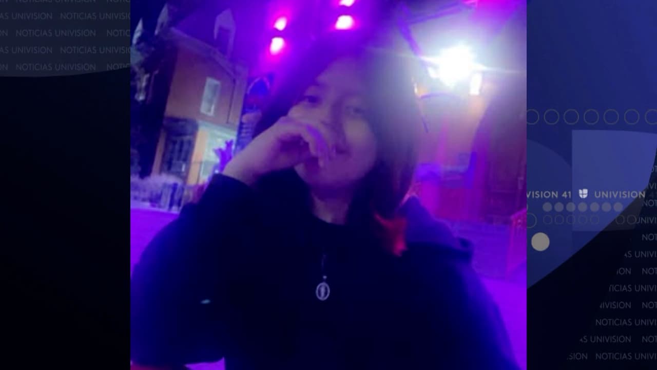 En el caso más reciente, 
<b><a href="https://www.univision.com/local/nueva-york-wxtv/dejen-surfear-piden-jovenes-padres-hispana-murio-subway-nueva-york" target="_blank">la joven hispana de 13 años Krystel Romero murió</a></b> luego de caer de un tren.
<br>
<br>La menor 
<b>viajaba con una amiga en la parte superior del tren</b> cuando cerca del cruce del 111 Street & Roosevelt Avenue 
<b>el vagón paró haciendo que las menores cayeran a las vías y fueran arrolladas</b>.
<br>