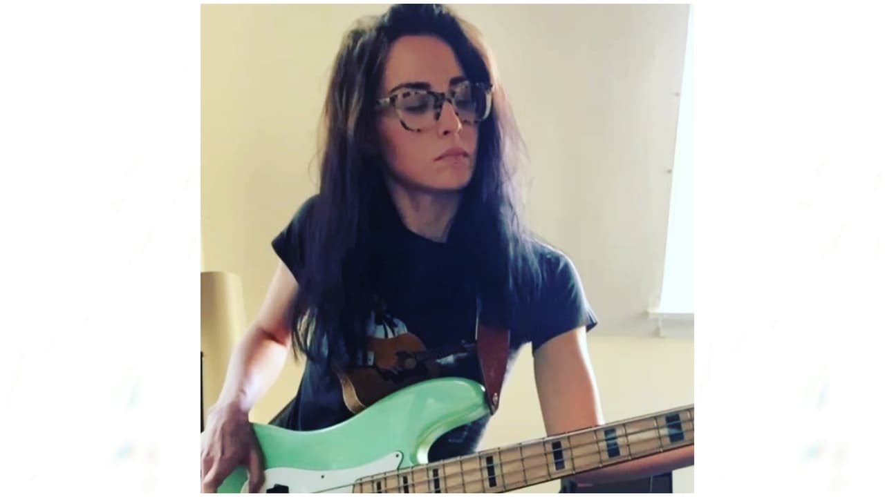 Si bien recibió el Premio del Jurado a Mejor Actriz en el BendFilm Festival 2007 por su trabajo en 'Redemption Maddie', Scagliotti decidió poner pausa a su carrera en las películas para perseguir su sueño: la música.