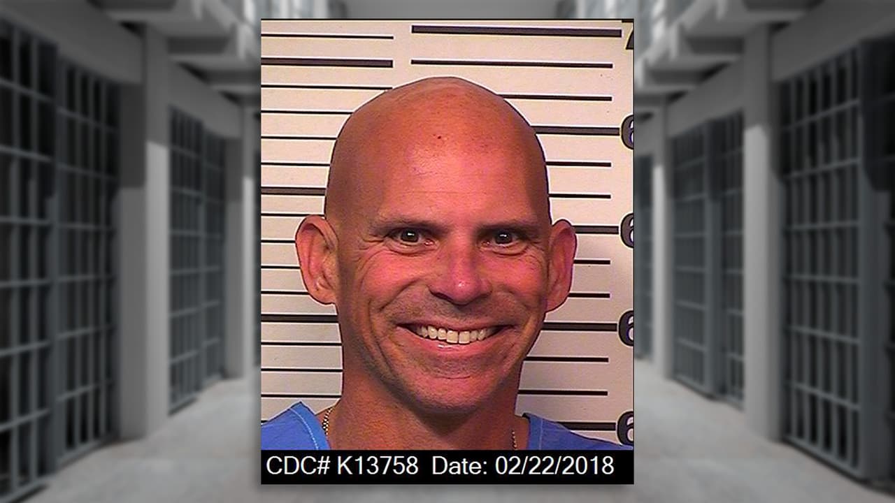 Sin embargo, en noviembre de 2024, 
<b>después de más de 21 años juntos, Lyle y Rebecca se separaron</b>, aunque ella continúa apoyándolo en sus asuntos legales.