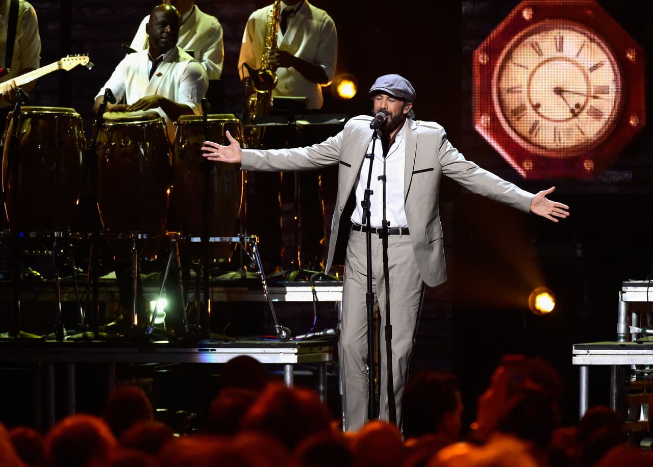 Comienzan a aceptar solicitudes para Beca Juan Luis Guerra