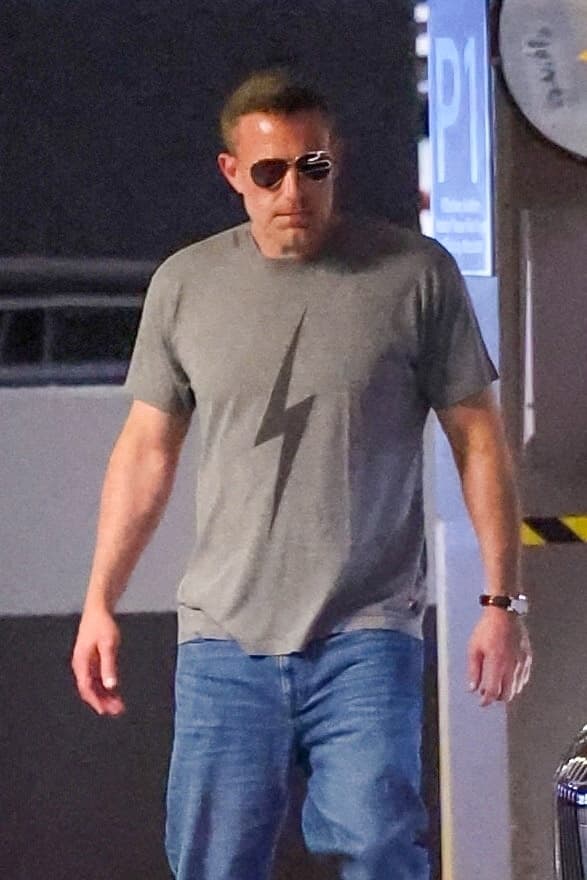 Así lucía Ben Affleck el día que Jennifer López solicitó el divorcio en el tribunal.