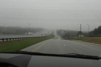 La densa niebla que cubrió el centro de Texas provocó retrasos en decenas de vuelos que tenían como destino la capital texana.