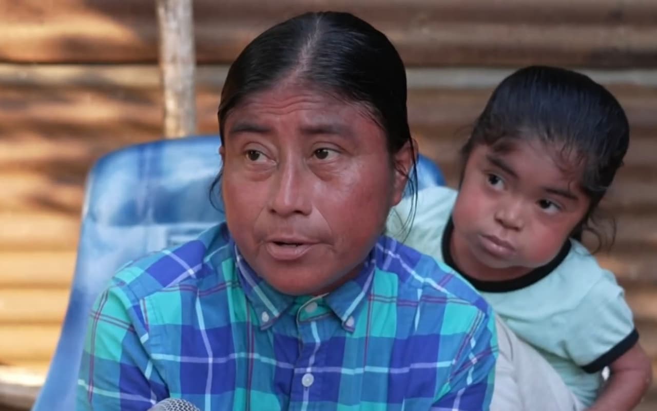 Sonia Maribel Ilaria Monzón, madre de las niñas, dijo sentirse triste al ver a sus hijas llenas de salpullido y sufriendo una comezón constante, mientras ella y su marido intentan salir adelante con sus propios padecimientos.
<br>