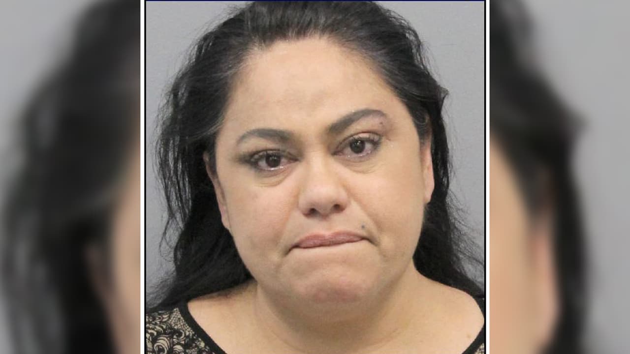 Azucena Lara Cruz, 46 años.