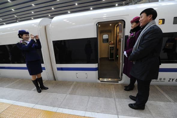 La apertura de la nueva línea eleva la distancia cubierta por el sistema de trenes rápidos de China a más de 9 mil 300 kilómetros (5.800 millas), aproximadamente la mitad de su meta para 2015, que es de 18 mil kilómetros.