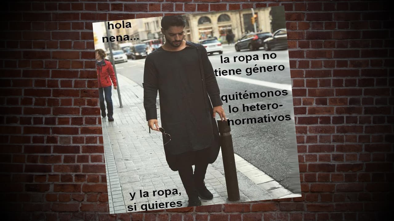 ‘Maluma Feminista’ también juega con la identidad de género al comentar sobre la moda y la ropa que usa Maluma, la cual no es tradicionalmente ‘masculina’.