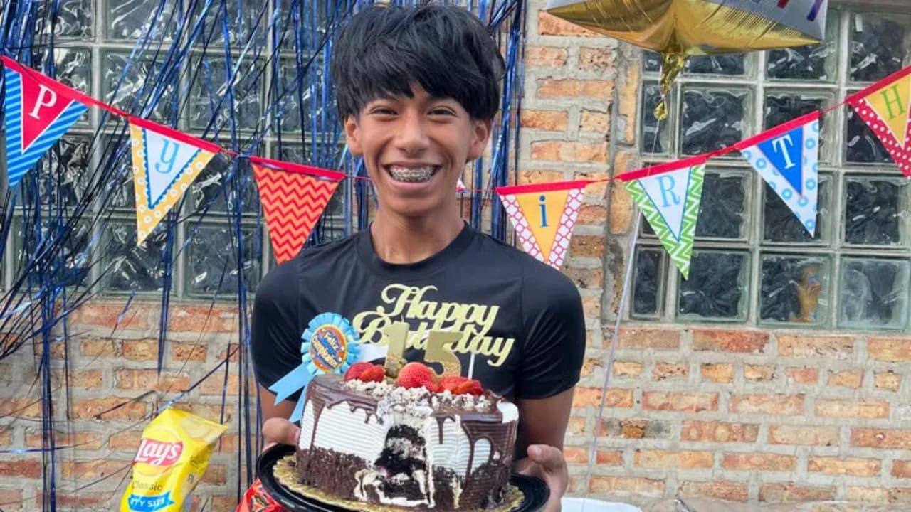Muere adolescente de 16 años tras choque entre camión semirremolque y scooter en Chicago