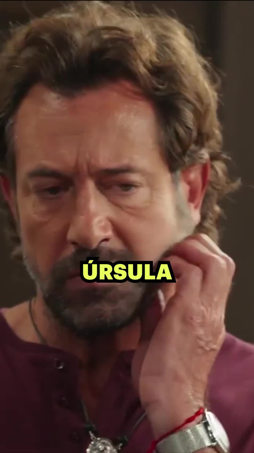 Karen le dice a Memo que Úrsula lo traicionó