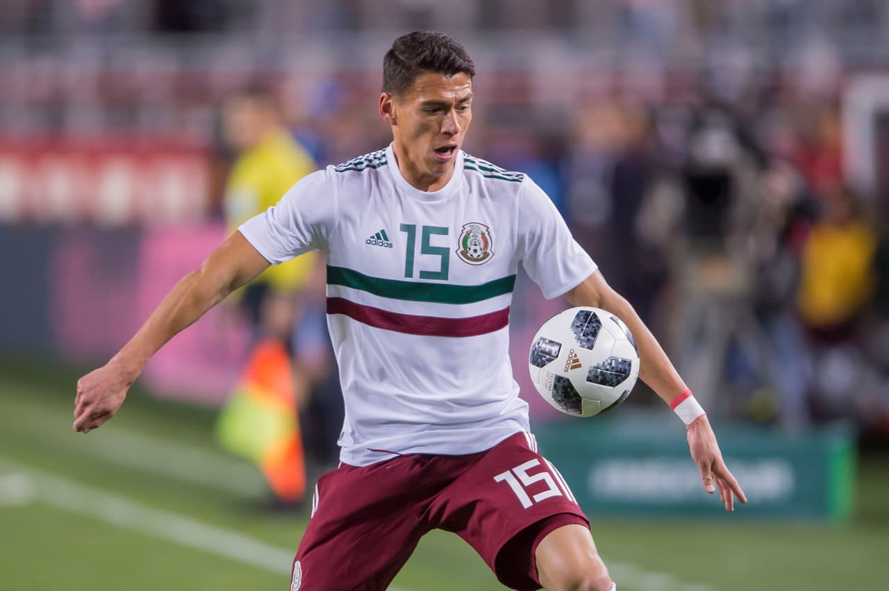 Héctor Moreno (8): Organiza y es el líder en la defensa tricolor. Le hizo falta trasladara la pelota de manera más rápida. 
<br>